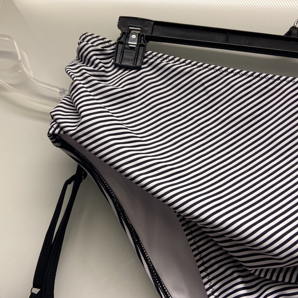 New Two Piece Tankini Swim Suit Black and White Striped Ruffle Accent XXL - Picture 3 of 6